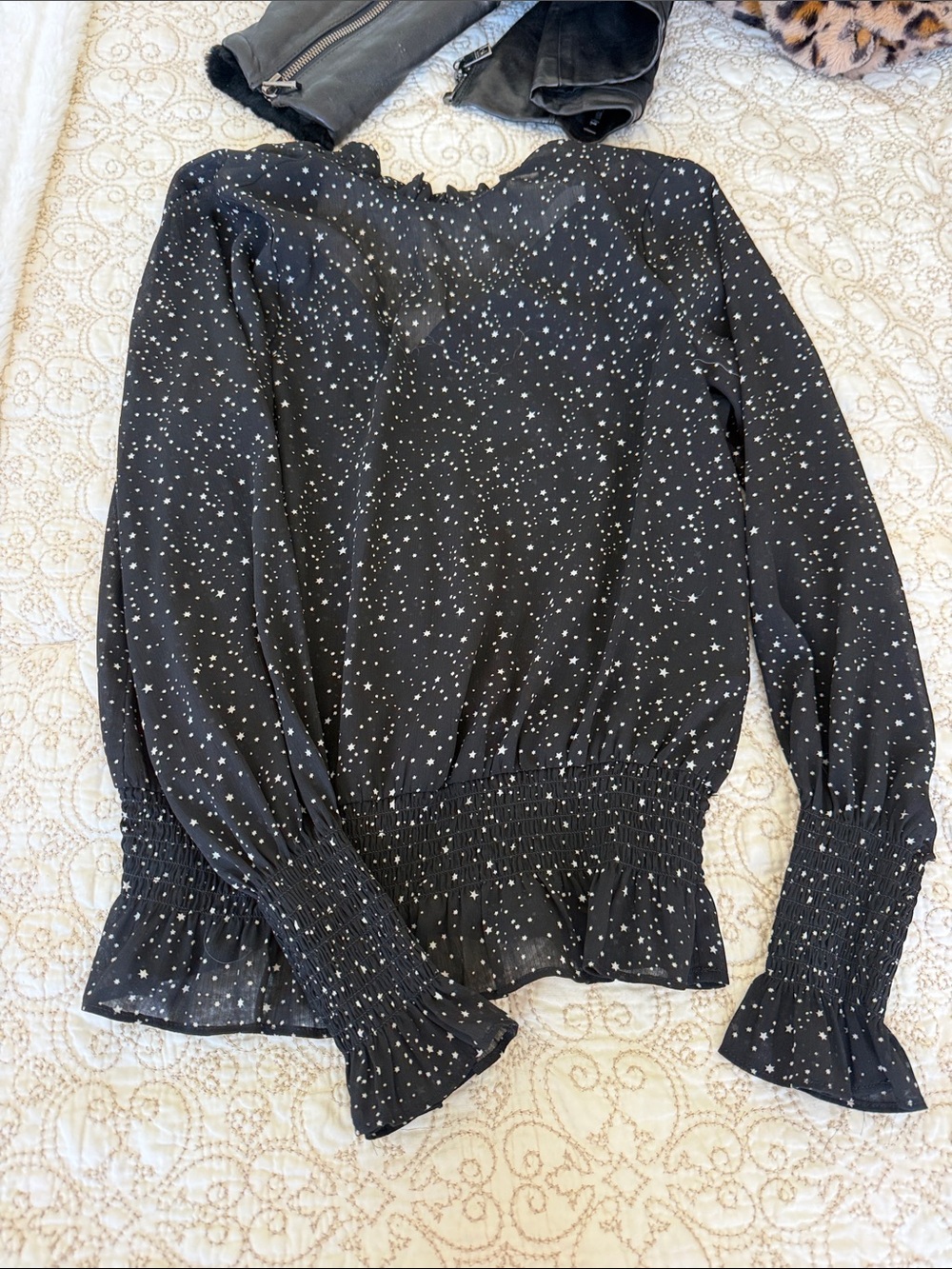 Women's Black Star Print Long Sleeve Smocked Waist Top
